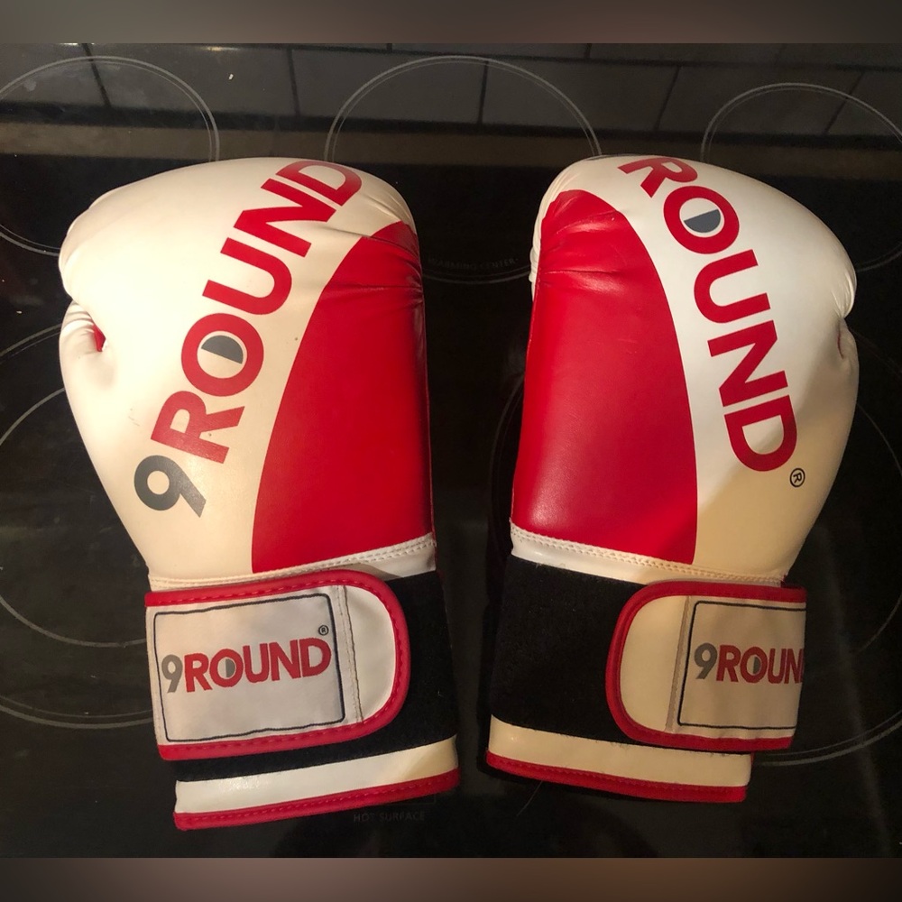 Boxing Gloves 9 Round adult size